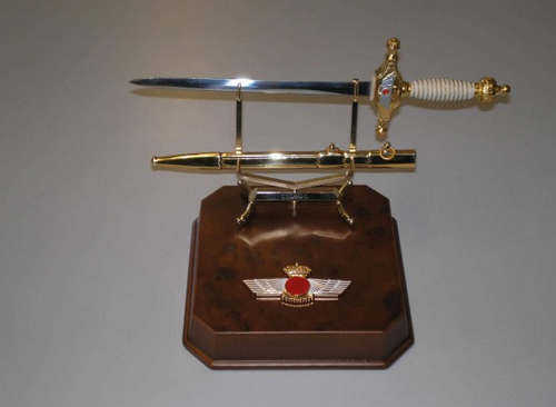Imagen 16 - Miniaturas abrecartas de dagas, espadas y sables