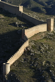 Albarracín, Fortificación Medieval
