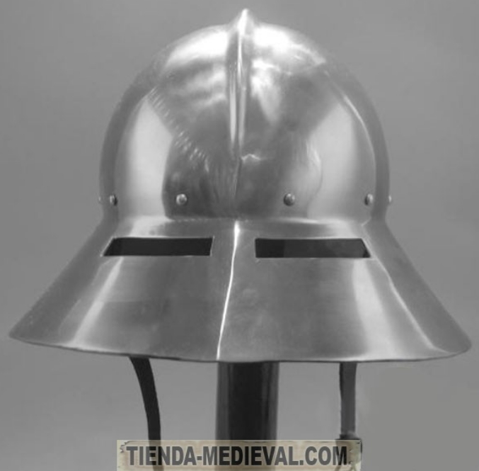 CAPELINA CON APERTURA PARA LOS OJOS - Nuevos modelos de forja medieval en lámparas, apliques y antorchas