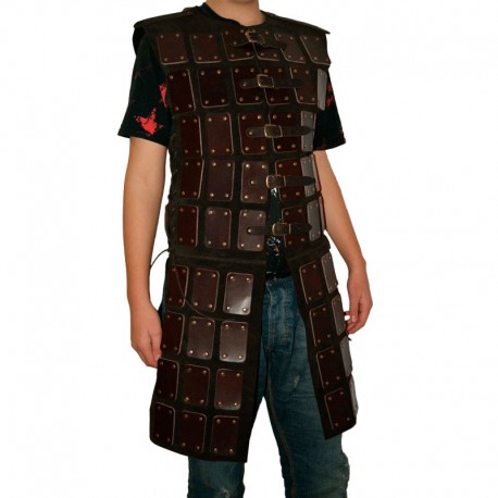 tabardo reforzado con placas de cuero - Bandoleras medievales en cuero: tahalis y bolsos