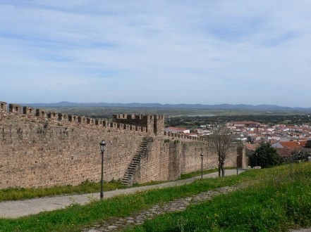 CASTILLO DE ALBURQUERQUE MURALLAS - El Castillo de Alburquerque