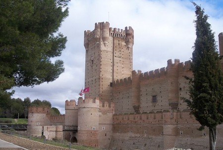 CASTILLO DE LA MOTA 1 450x304 - Castillo de La Mota