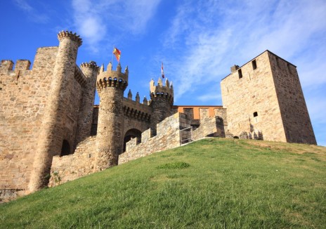 IMG 1047 464x326 custom - Castillo Templario de Ponferrada