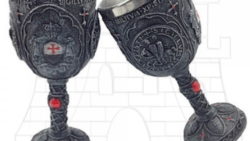 Cáliz Caballeros Templarios 250x141 - Copas, chupitos y jarras de cerveza con diseños medievales y de época