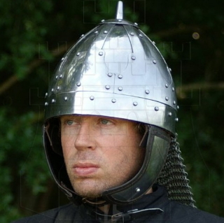 Casco Spangenhelmet con guarda orejas y Aventail - Martillo medieval de guerra