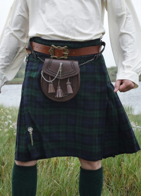 Forma de arpa irlandesa Tartanista Acabado cromado Alfiler de hombre para kilt escocés de lujo 