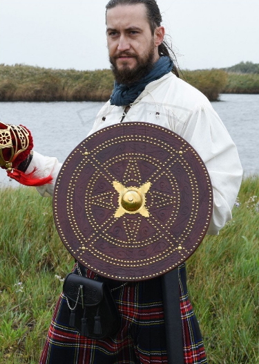 Escudo Targe Escocés Batalla De Culloden - Las Espadas más famosas de la Historia