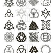 Tatuaje Temporal Con Trisquetas Celtas Y Otros Simbolos Vikingos 175x175 - Cojines con motivos medievales y templarios