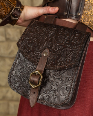 Bolso Medieval Beatriz En Cuero Repujado Marron Oscuro - Nueva colección de bolsos medievales