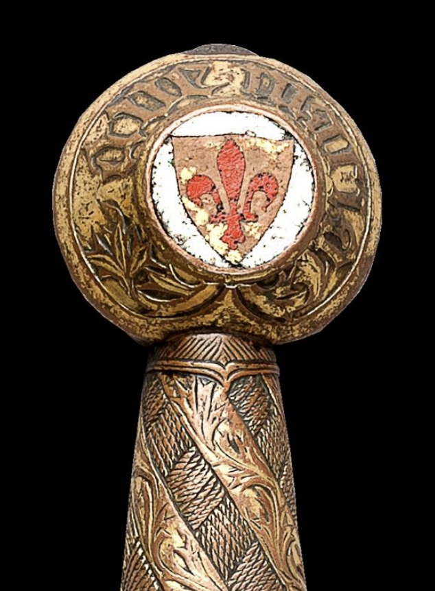 Pomo espada de Cruz con inscripción mariana (siglo XIV)