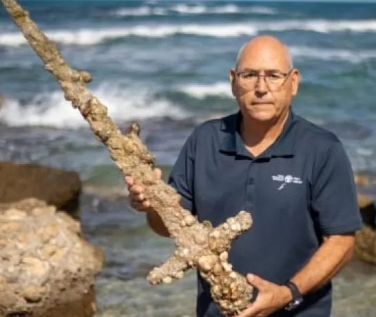 Espada Cruzados encontrada Costa de Israel